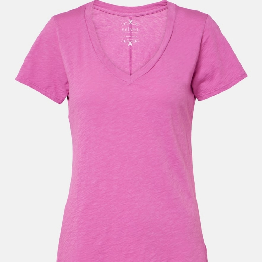 Velvet by Graham and Spencer Lilith V neck Tee in Orchid XS
